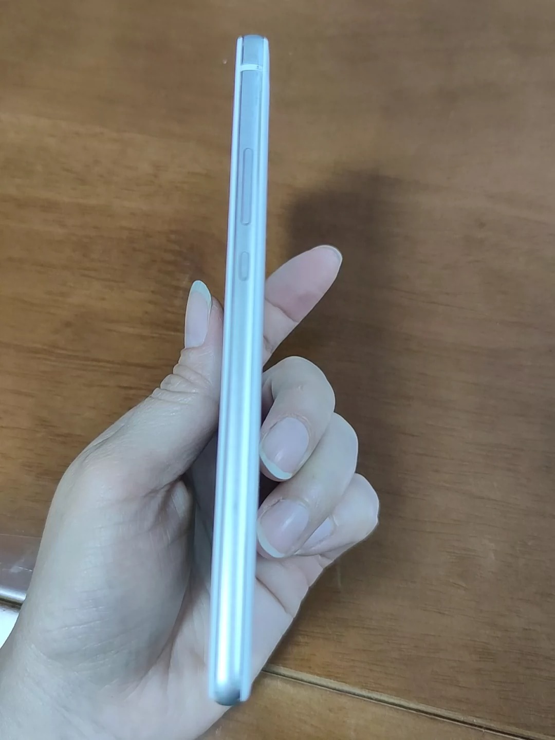 华为G9,3+16G,功能正常,可以做老人家或备用机,有账号,二手机出售不退换,包邮 华为G9,3+16G,功能正常,可以做老人家或备用机,有账号,二手机出售不退换,包邮